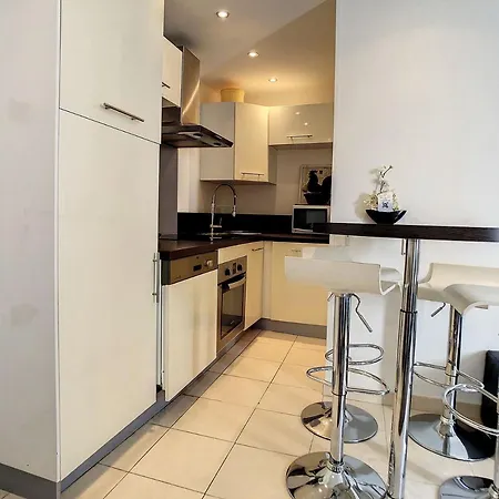 1 Bedroom Notre Dame 2 Mins From The Croisette And The Palais 225 Κάννες